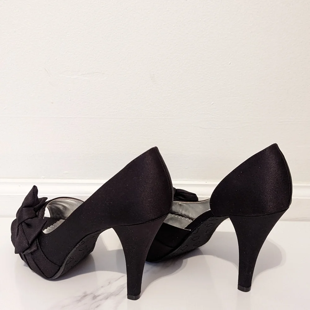 Black Bow Peep Toe Heels‎